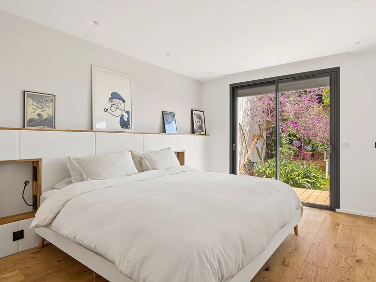 Villa for Sale in Nice, Nice Area 9