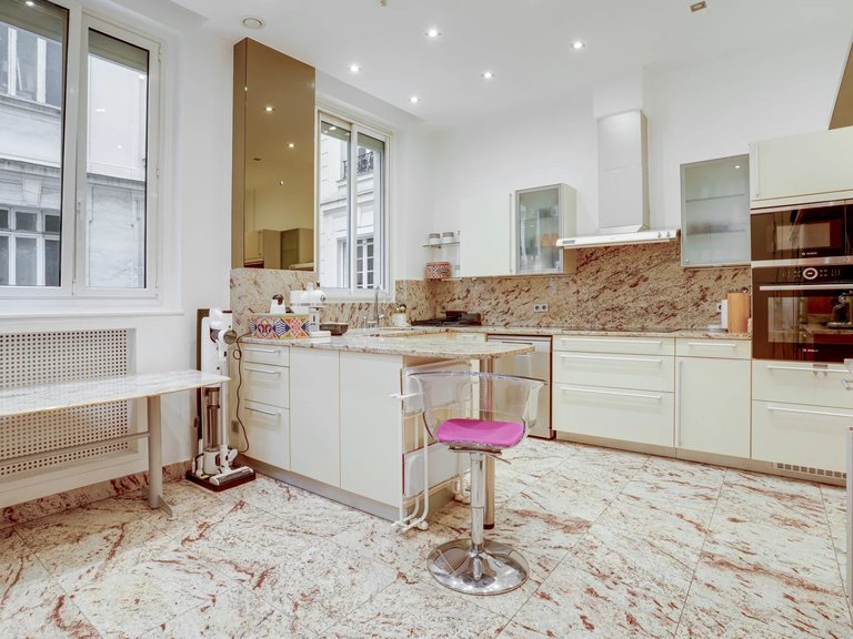 Apartment for Sale in 17th (monceau - Batignolles -ternes), Monceau - Montmartre (9th,17th, 18th) 5