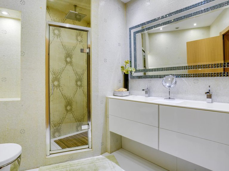 Apartment for Sale in 17th (monceau - Batignolles -ternes), Monceau - Montmartre (9th,17th, 18th) 9