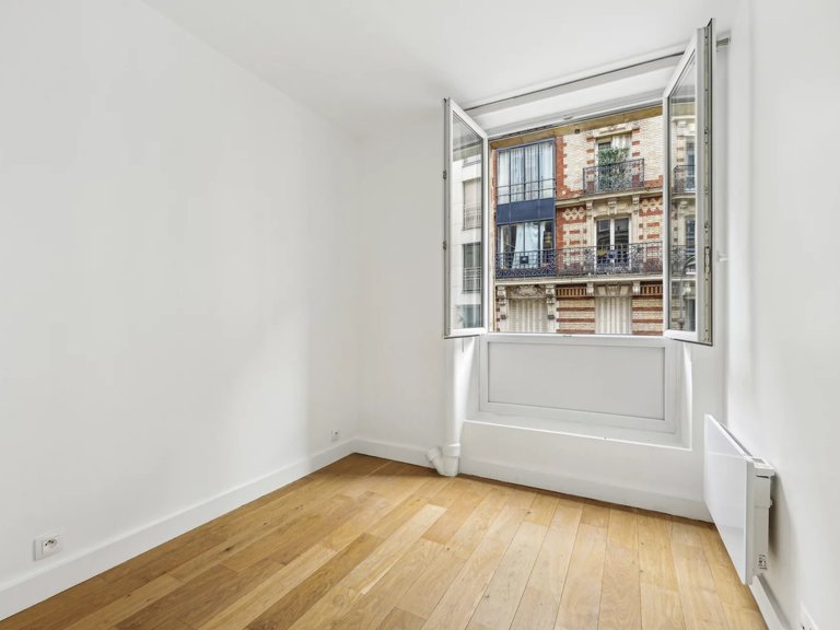 Apartment for Sale in 16th (trocadéro - Etoile - Passy), Golden Triangle - Trocadéro (8th - 16th) 11