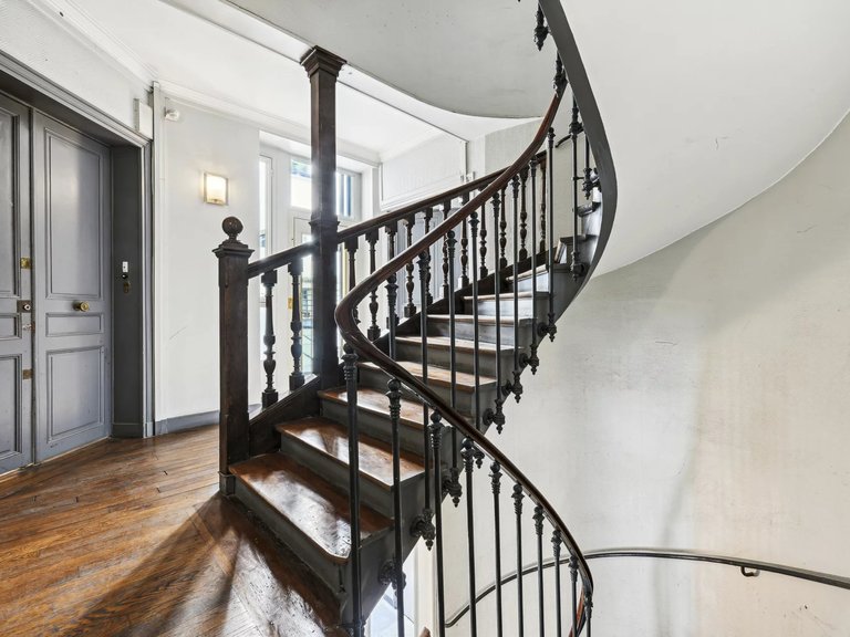 Apartment for Sale in 16th (trocadéro - Etoile - Passy), Golden Triangle - Trocadéro (8th - 16th) 14