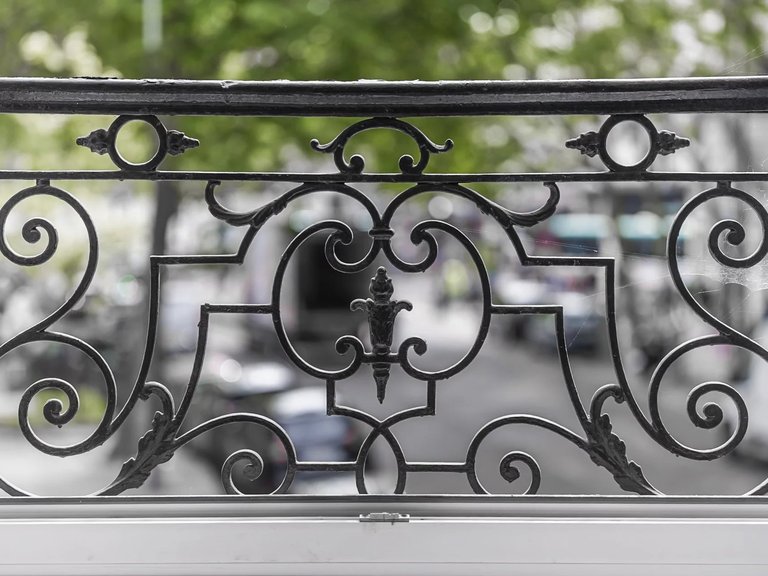 Apartment for Sale in 16th (trocadéro - Etoile - Passy), Golden Triangle - Trocadéro (8th - 16th) 17