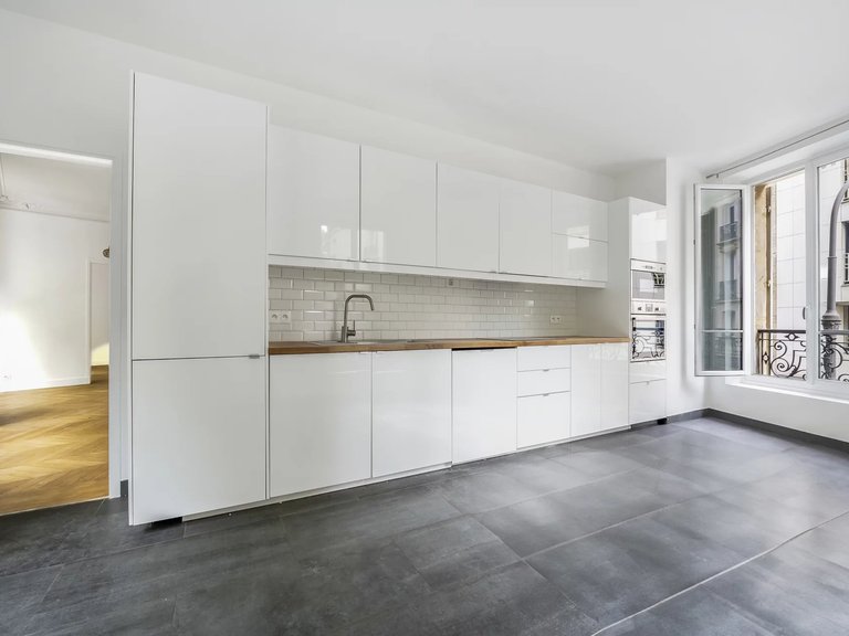 Apartment for Sale in 16th (trocadéro - Etoile - Passy), Golden Triangle - Trocadéro (8th - 16th) 5