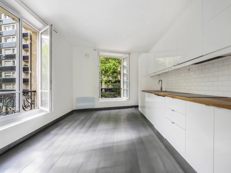 Apartment for Sale in 16th (trocadéro - Etoile - Passy), Golden Triangle - Trocadéro (8th - 16th) 6
