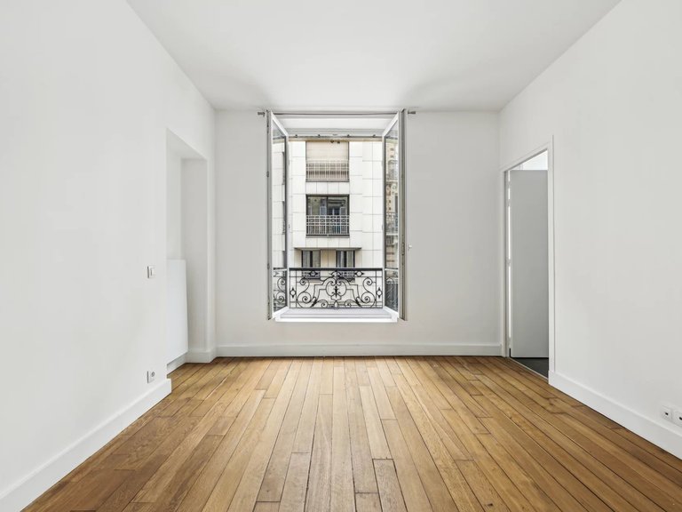 Apartment for Sale in 16th (trocadéro - Etoile - Passy), Golden Triangle - Trocadéro (8th - 16th) 10