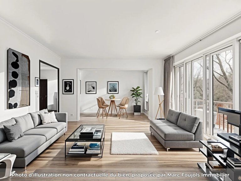 Apartment for Sale in 16th (trocadéro - Etoile - Passy), Golden Triangle - Trocadéro (8th - 16th) 2