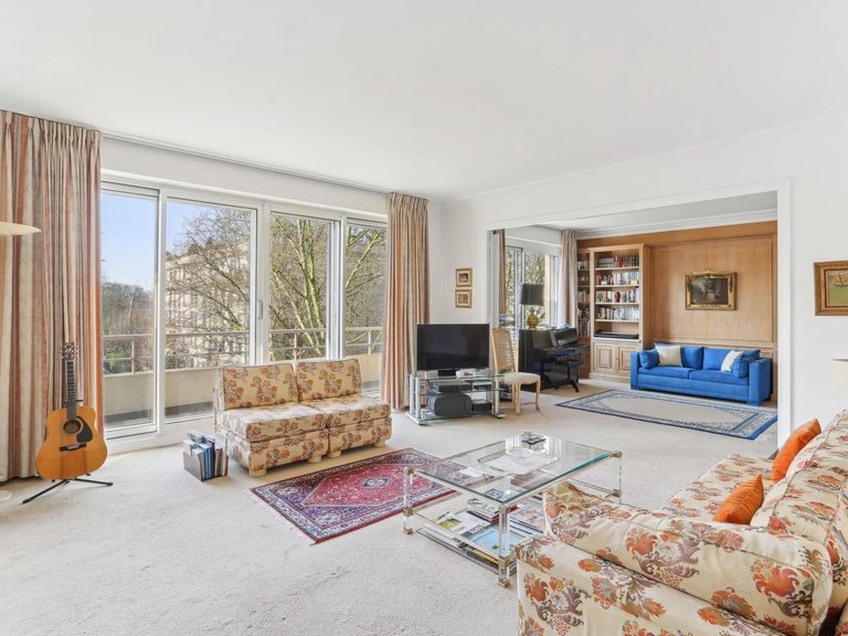Apartment for Sale in 16th (trocadéro - Etoile - Passy), Golden Triangle - Trocadéro (8th - 16th) 6