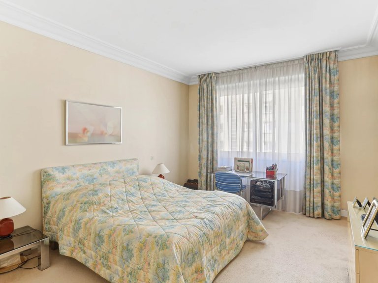 Apartment for Sale in 16th (trocadéro - Etoile - Passy), Golden Triangle - Trocadéro (8th - 16th) 9