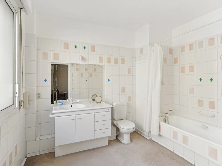 Apartment for Sale in 16th (trocadéro - Etoile - Passy), Golden Triangle - Trocadéro (8th - 16th) 10