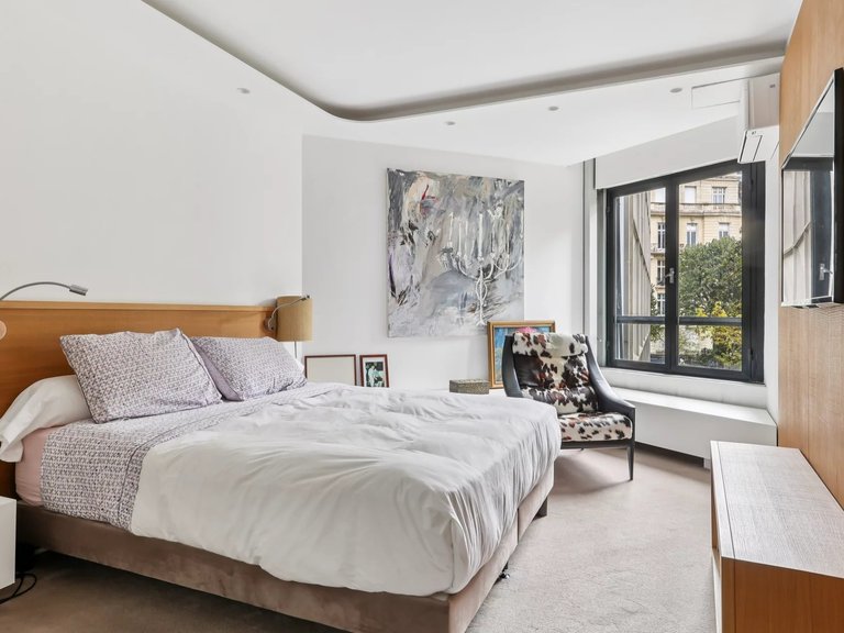 Apartment for Sale in 16th (trocadéro - Etoile - Passy), Golden Triangle - Trocadéro (8th - 16th) 12