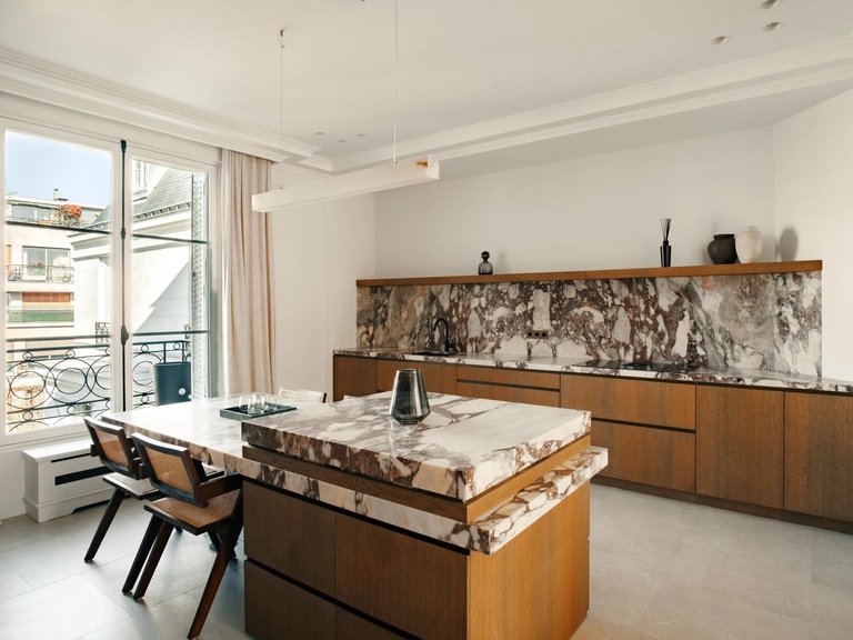 Apartment for Sale in 16th (trocadéro - Etoile - Passy), Golden Triangle - Trocadéro (8th - 16th) 6