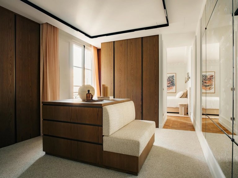 Apartment for Sale in 16th (trocadéro - Etoile - Passy), Golden Triangle - Trocadéro (8th - 16th) 9