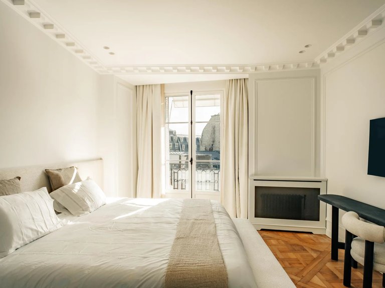 Apartment for Sale in 16th (trocadéro - Etoile - Passy), Golden Triangle - Trocadéro (8th - 16th) 10