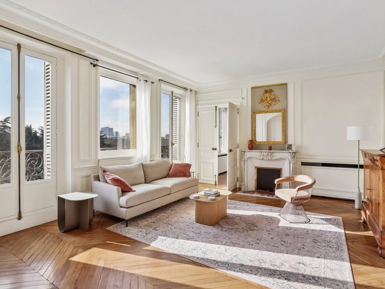 Apartment for Sale in 6th (saint Germain Des Prés - Luxembourg), Paris Left Bank (5th,6th & 7th ) 1