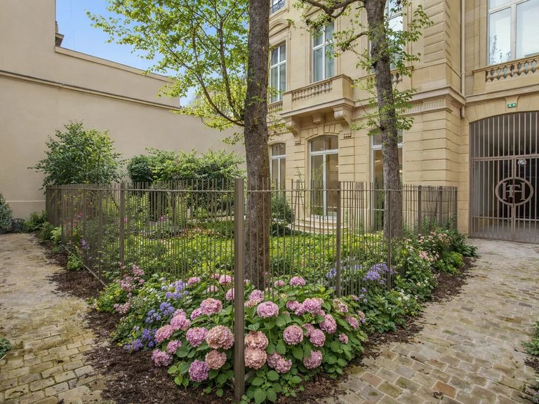 Apartment for Sale in 8th (golden Triangle - Parc Monceau), Golden Triangle - Trocadéro (8th - 16th) 5