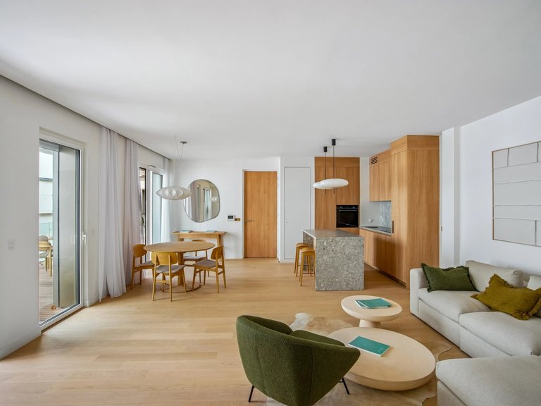 Apartment for Sale in 8th (golden Triangle - Parc Monceau), Golden Triangle - Trocadéro (8th - 16th) 1