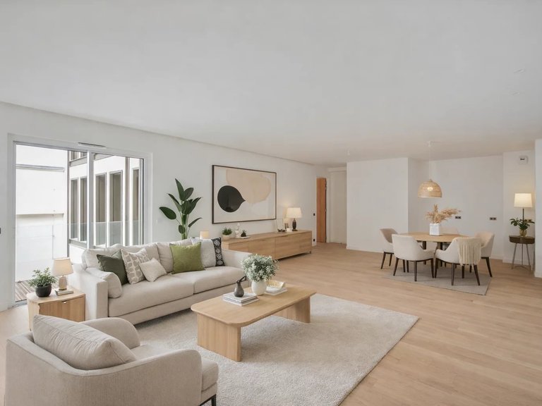 Apartment for Sale in 8th (golden Triangle - Parc Monceau), Golden Triangle - Trocadéro (8th - 16th) 1