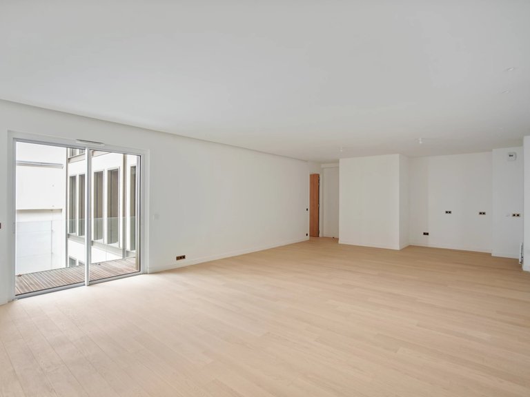 Apartment for Sale in 8th (golden Triangle - Parc Monceau), Golden Triangle - Trocadéro (8th - 16th) 6