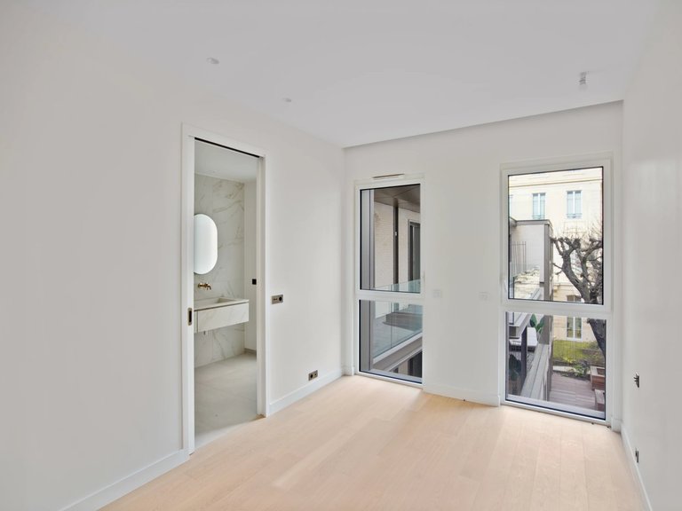 Apartment for Sale in 8th (golden Triangle - Parc Monceau), Golden Triangle - Trocadéro (8th - 16th) 12