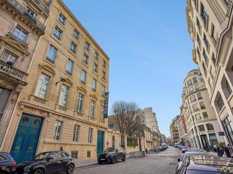 Apartment for Sale in 8th (golden Triangle - Parc Monceau), Golden Triangle - Trocadéro (8th - 16th) 8