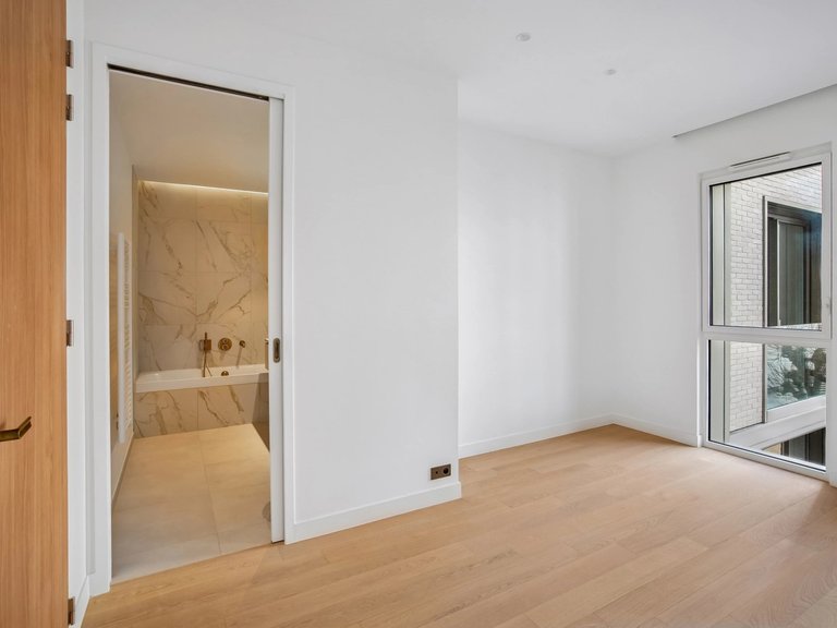 Apartment for Sale in 8th (golden Triangle - Parc Monceau), Golden Triangle - Trocadéro (8th - 16th) 11