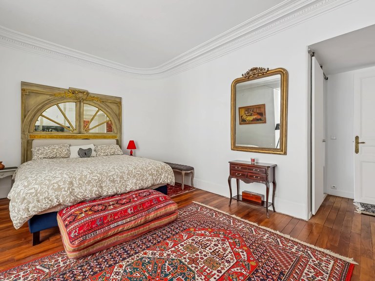 Apartment for Sale in 16th (trocadéro - Etoile - Passy), Golden Triangle - Trocadéro (8th - 16th) 11