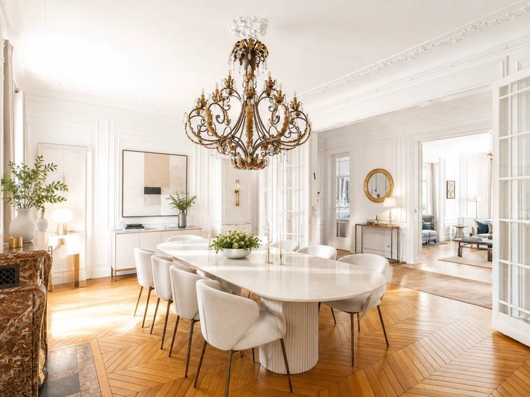 Apartment for Sale in 16th (trocadéro - Etoile - Passy), Golden Triangle - Trocadéro (8th - 16th) 2