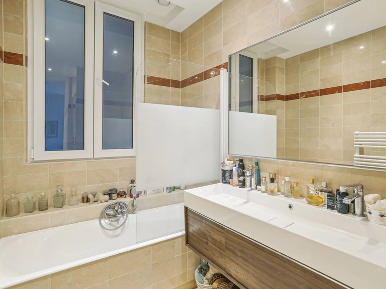 Apartment for Sale in 16th (trocadéro - Etoile - Passy), Golden Triangle - Trocadéro (8th - 16th) 12