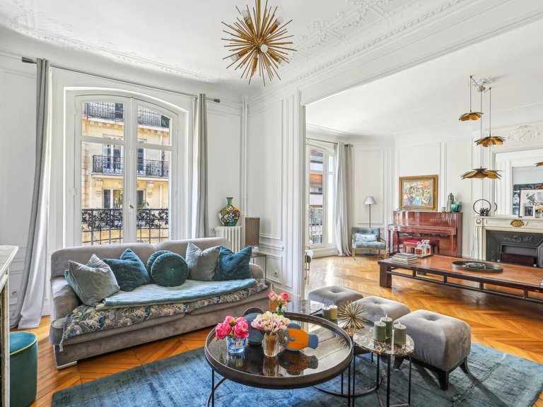 Apartment for Sale in 16th (trocadéro - Etoile - Passy), Golden Triangle - Trocadéro (8th - 16th) 3