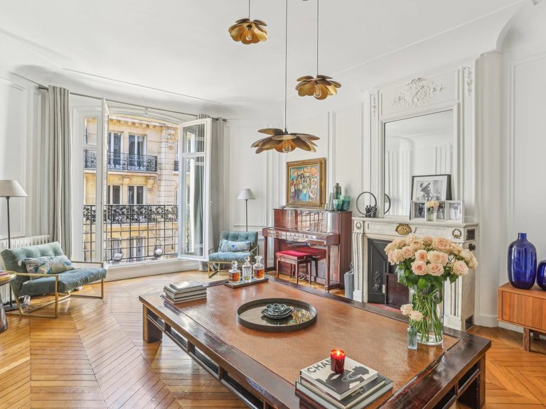 Apartment for Sale in 16th (trocadéro - Etoile - Passy), Golden Triangle - Trocadéro (8th - 16th) 4