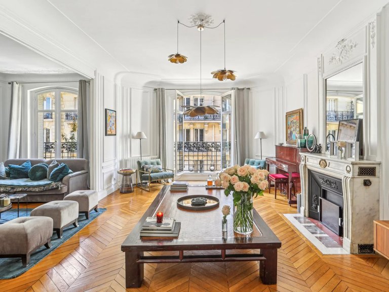 Apartment for Sale in 16th (trocadéro - Etoile - Passy), Golden Triangle - Trocadéro (8th - 16th) 5