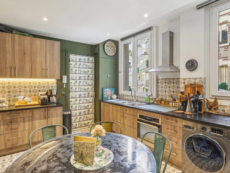 Apartment for Sale in 16th (trocadéro - Etoile - Passy), Golden Triangle - Trocadéro (8th - 16th) 10