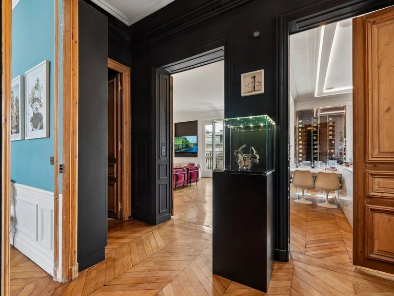 Apartment for Sale in 16th (trocadéro - Etoile - Passy), Golden Triangle - Trocadéro (8th - 16th) 7