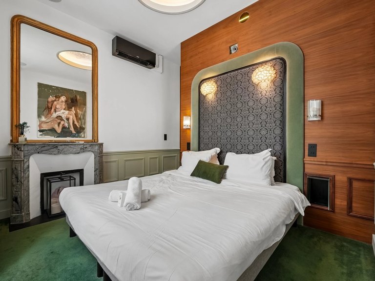 Apartment for Sale in 16th (trocadéro - Etoile - Passy), Golden Triangle - Trocadéro (8th - 16th) 8
