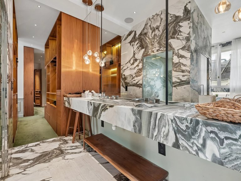 Apartment for Sale in 16th (trocadéro - Etoile - Passy), Golden Triangle - Trocadéro (8th - 16th) 9