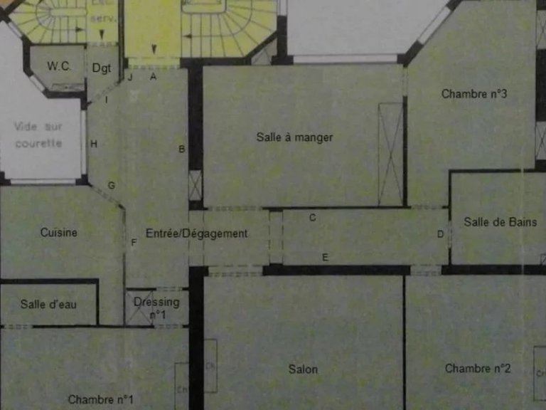 Apartment for Sale in 16th (trocadéro - Etoile - Passy), Golden Triangle - Trocadéro (8th - 16th) 17