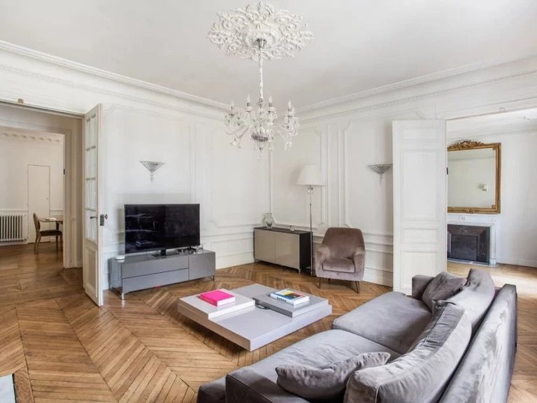 Apartment for Sale in 16th (trocadéro - Etoile - Passy), Golden Triangle - Trocadéro (8th - 16th) 3