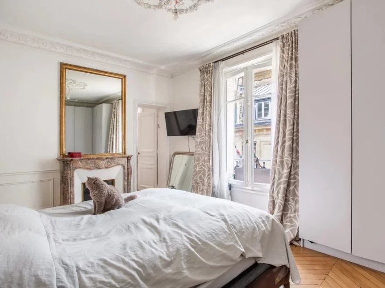 Apartment for Sale in 16th (trocadéro - Etoile - Passy), Golden Triangle - Trocadéro (8th - 16th) 6