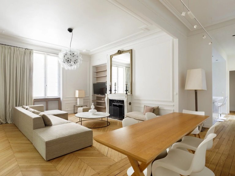 Apartment for Sale in 16th (trocadéro - Etoile - Passy), Golden Triangle - Trocadéro (8th - 16th) 11