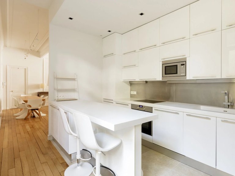 Apartment for Sale in 16th (trocadéro - Etoile - Passy), Golden Triangle - Trocadéro (8th - 16th) 13