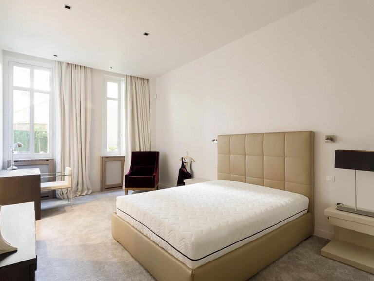 Apartment for Sale in 16th (trocadéro - Etoile - Passy), Golden Triangle - Trocadéro (8th - 16th) 15