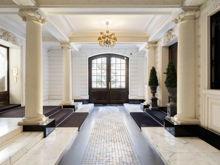 Apartment for Sale in 16th (trocadéro - Etoile - Passy), Golden Triangle - Trocadéro (8th - 16th) 6