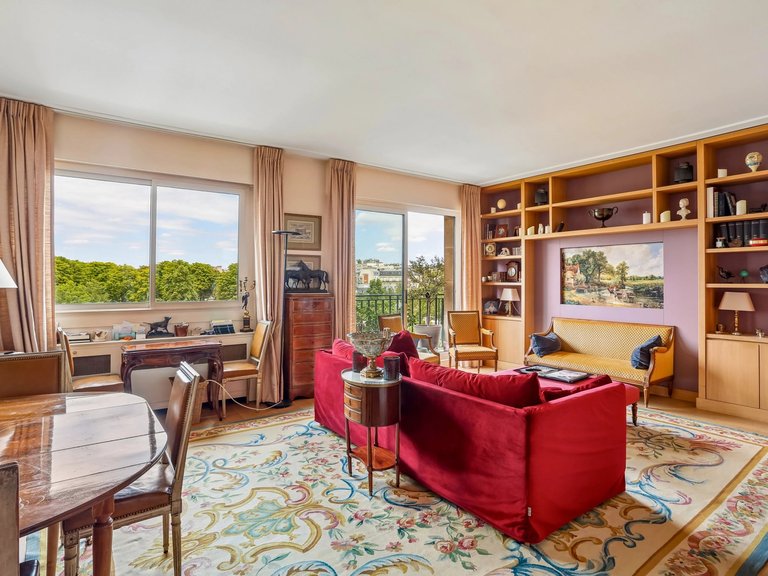 Apartment for Sale in 16th (trocadéro - Etoile - Passy), Golden Triangle - Trocadéro (8th - 16th) 2