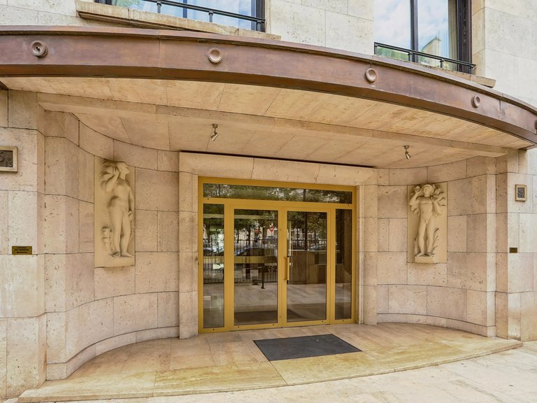 Apartment for Sale in 16th (trocadéro - Etoile - Passy), Golden Triangle - Trocadéro (8th - 16th) 14