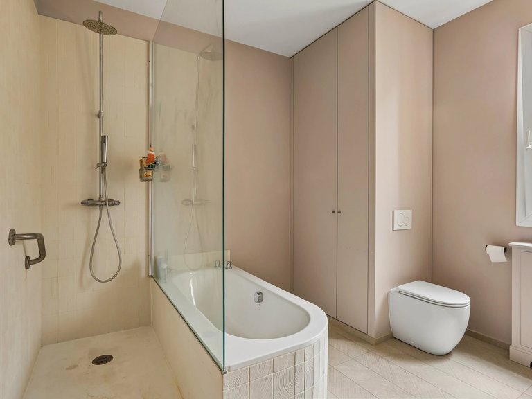 Apartment for Sale in 16th (trocadéro - Etoile - Passy), Golden Triangle - Trocadéro (8th - 16th) 8