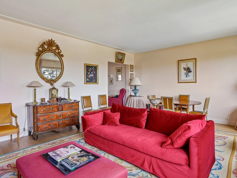 Apartment for Sale in 16th (trocadéro - Etoile - Passy), Golden Triangle - Trocadéro (8th - 16th) 10