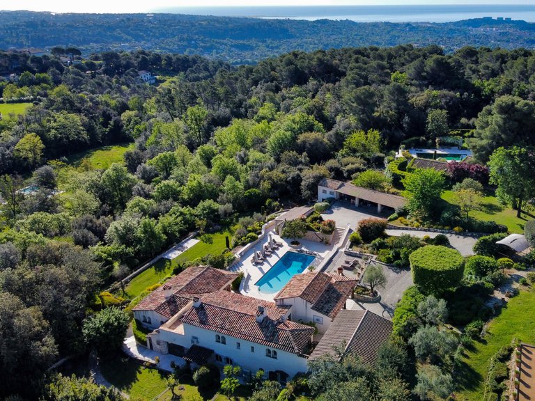 Villa for Sale in La Colle Sur Loup, Vence, St. Paul Area 1