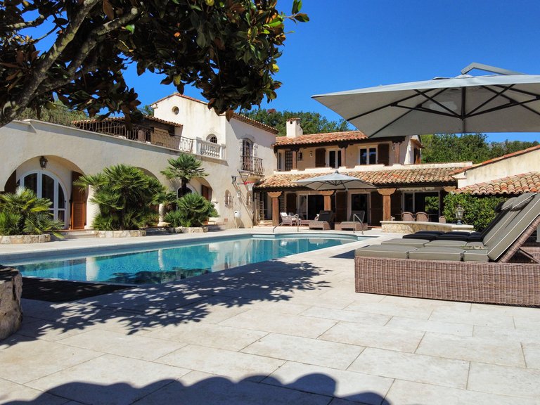 Villa for Sale in La Colle Sur Loup, Vence, St. Paul Area 2