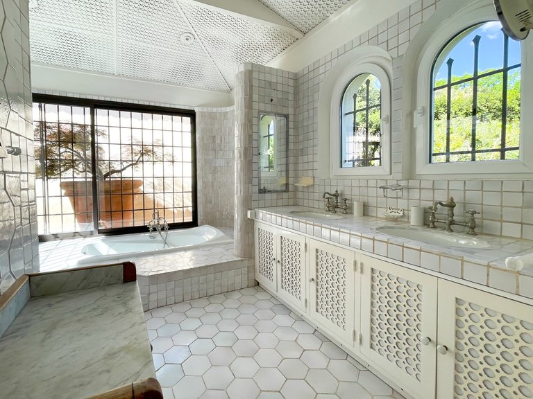 Villa for Sale in La Colle Sur Loup, Vence, St. Paul Area 14