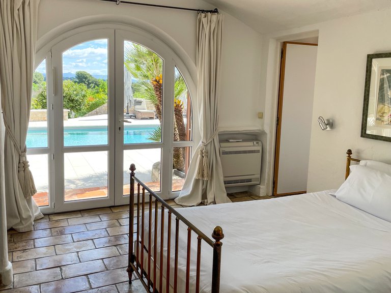 Villa for Sale in La Colle Sur Loup, Vence, St. Paul Area 18